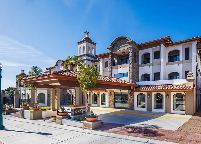 La Quinta Inn & Suites By Wyndham Santa Cruz